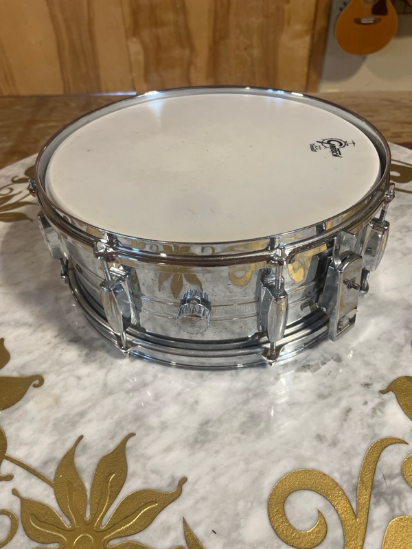 Coronet Deluxe Chrome Snare