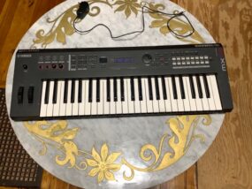 Yamaha MX49